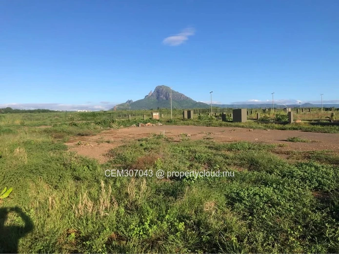 Residential Land for Sale – Oceanside, Flic en Flac | 8.92 Perches 