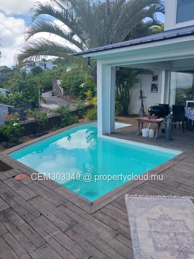 4-bedroom family villa with swimming pool for sale – Village des Pêcheurs, Rivière Noire