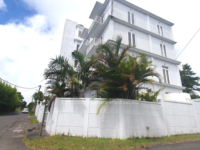 Exceptional Building for Sale in Eau Coulée, Curepipe