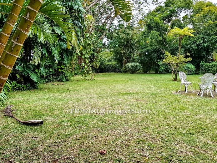 Large Land with Main House & Cottage for Sale - Curepipe