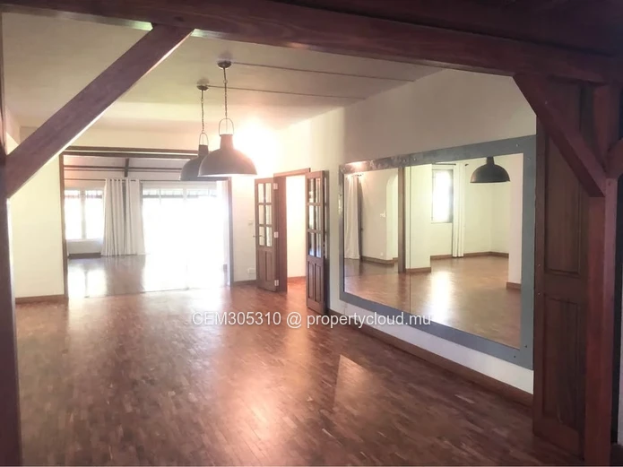 Elegant House for Rent in Floréal – Spacious Property in a Prime Residential Location