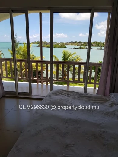 Luxurious Seafront Villa for Sale – Calodyne