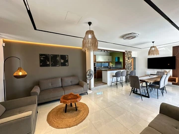 4 Bedroom Villa