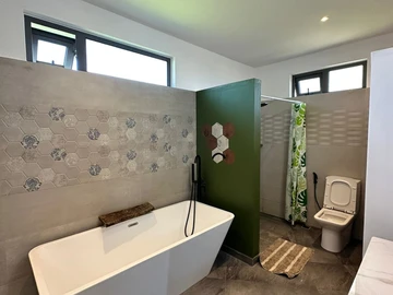 4 Bedroom Villa