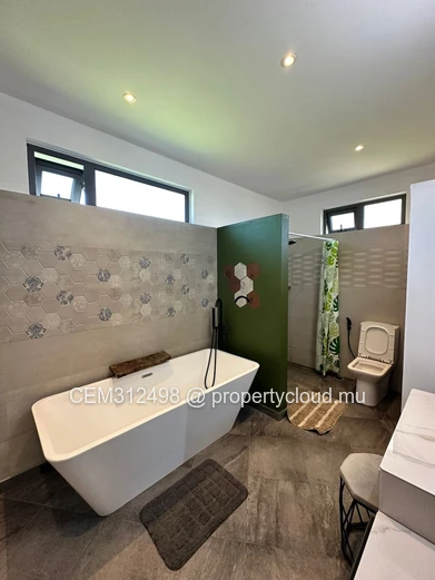 Exceptional Contemporary  4-bedroom Villa for sale in Grand-Baie — Vingt-Pieds