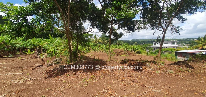 26.29 perches Freehold Residential Land for Sale at La Laura Peter Both