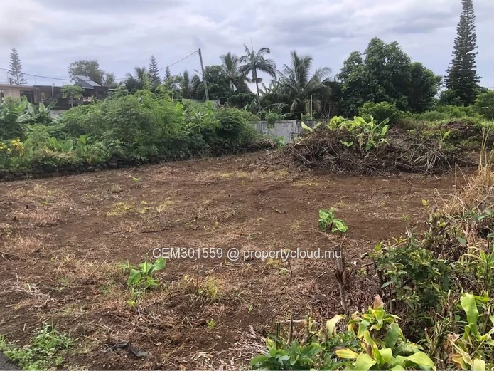 8.29 perches residential land for sale in Rivière du poste