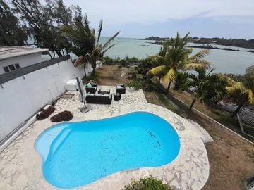 6 Bedroom House