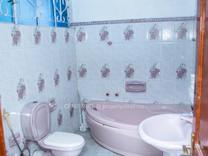 House for sale in Vieux Quatre Bornes 