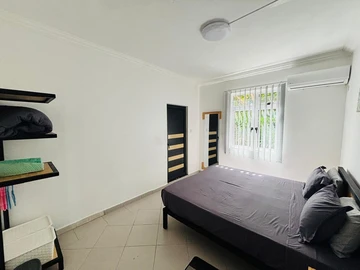 6 Bedroom Apartment