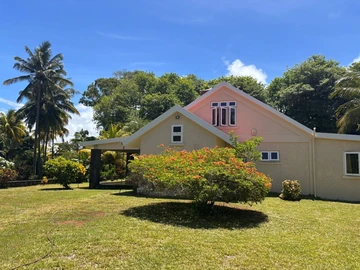 6 Bedroom House