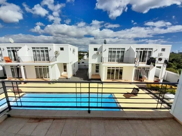 2 Bedroom Townhouse, Duplex