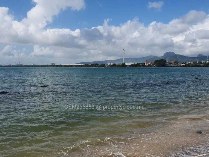 58 perches – Beachfront Land for Sale in Pointe aux Sables
