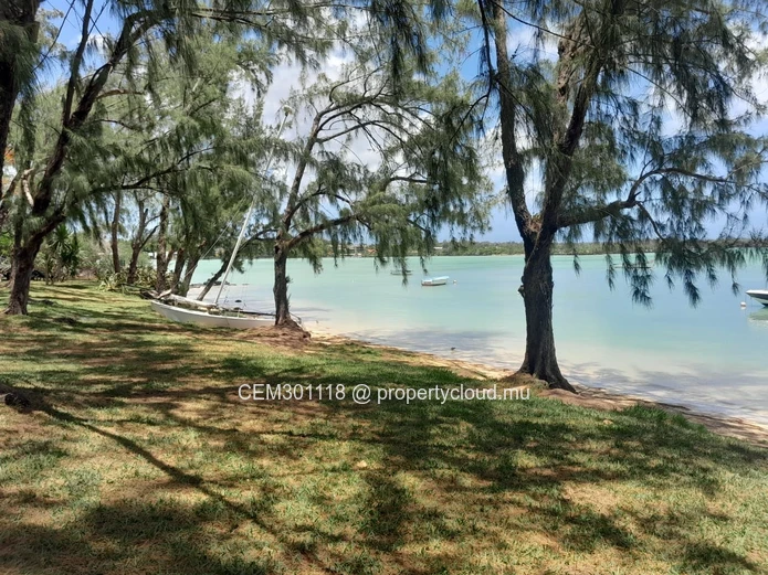 Beachfront Villa for sale in Butte à l’Herbe, Calodyne