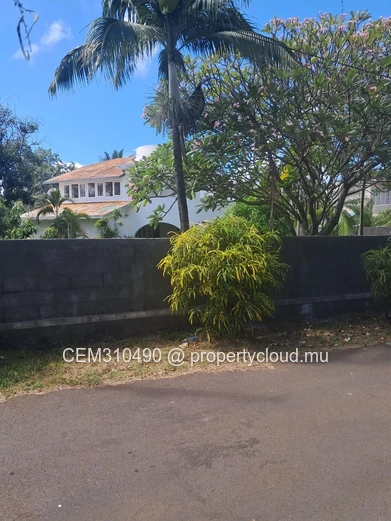 Villa with Land for Sale – Blue Bay | 14 Perches 