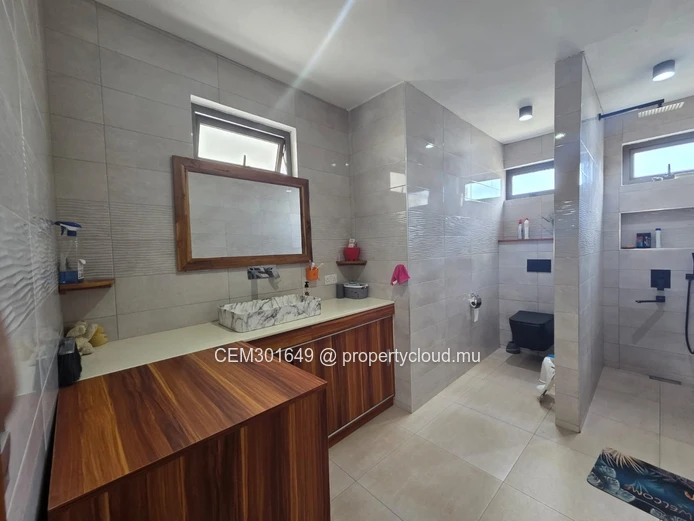 Elegant & Modern 4-bedroom Villa for Sale in Grand Gaube