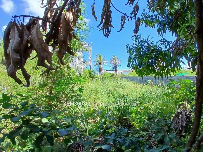 12.5 perches Residential Land for Sale in Péreybère