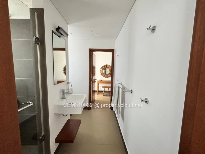 FOR SALE, Elegant Coastal Townhouse | Sea View | Accessible to Foreign Buyers