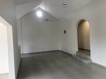 6 Bedroom House