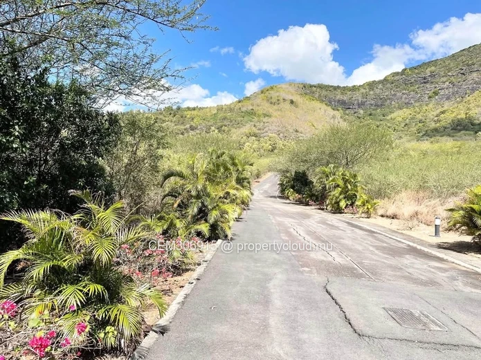 Residential Plots for Sale – Domaine St Louis, Pailles 