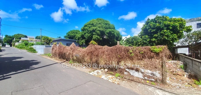 Prime plot along Dr Jeetoo Avenue Stanley Rose Hill