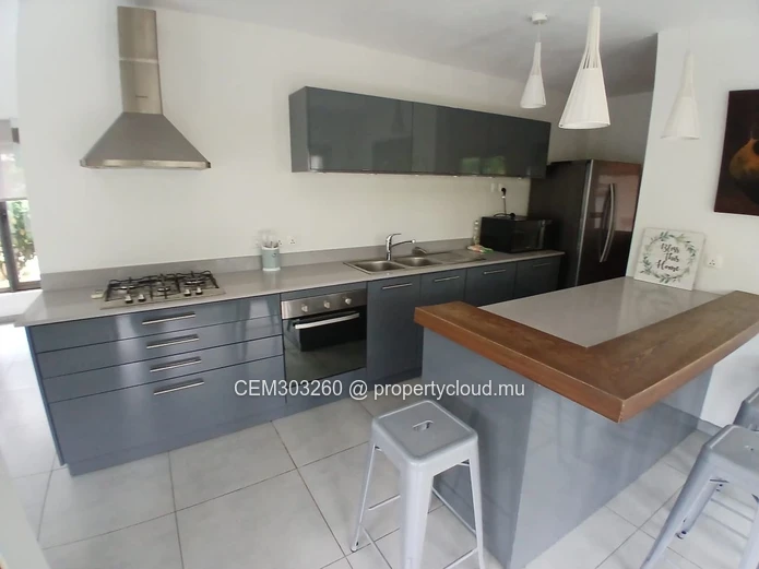 Villa for Sale in Domaine St Louis Pailles