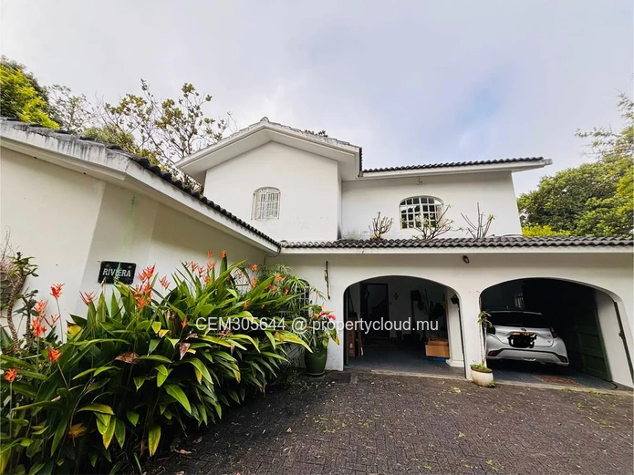 Forest Side, Curepipe — Propriété Tropicale Rare