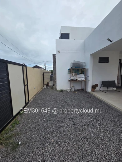 Elegant & Modern 4-bedroom Villa for Sale in Grand Gaube