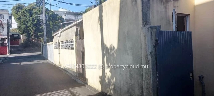 Affordable 5-Bedroom House for Sale in Rose Hill – Excellent Investment Opportunity