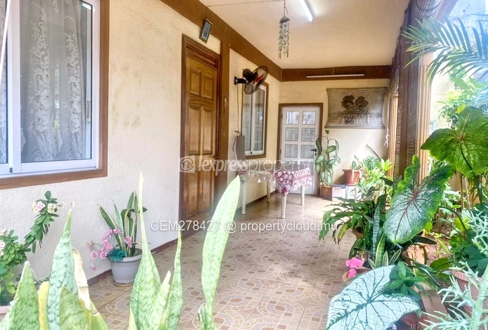 Sale of 3 Lots – House in Co-ownership + Fully Fenced Land in Cassis, Port louis