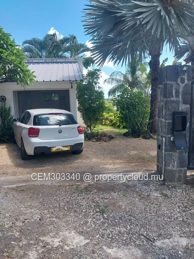 4-bedroom family villa with swimming pool for sale – Village des Pêcheurs, Rivière Noire