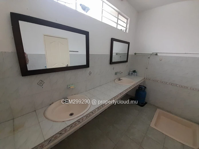  Individual beachfront Villa for Sale in Souillac