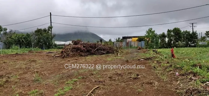 26 perche Land for Sale in Circonstance, Moka – Prime Spot for Your Next Investment!