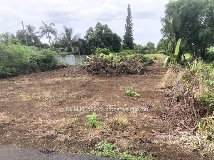 8.29 perches residential land for sale in Rivière du poste