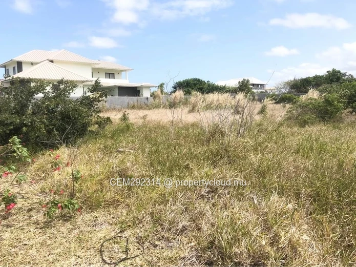 Residential Plot of 18.52 Perches for Sale – Beau Vallon, Côte Champs