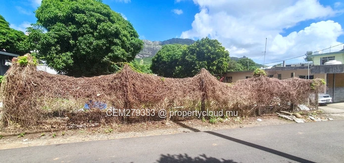 Prime plot along Dr Jeetoo Avenue Stanley Rose Hill