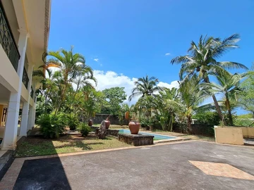 5 Bedroom Villa