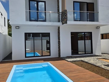 4 Bedroom Villa