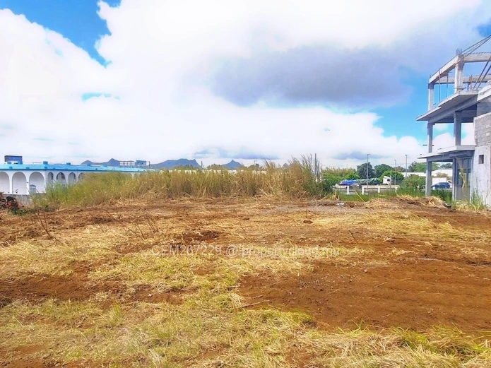 Prime residential land for sale in Sodnac, Quatre bornes