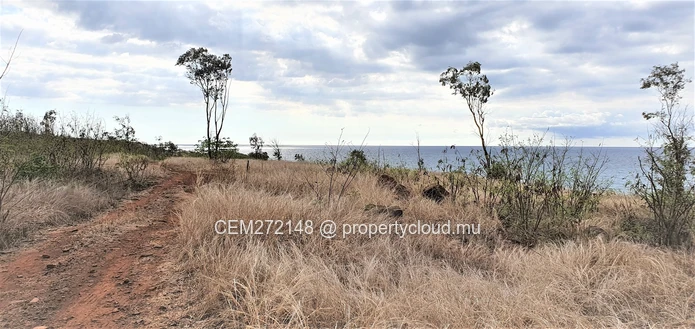  Residential Land for Sale – 100 Perche(s), Albion, West