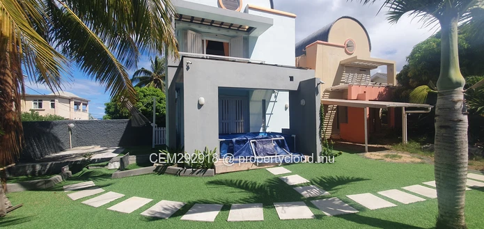 Newly Renovated 3-Bedroom House With Stunning Views for Rent in Flic en Flac 