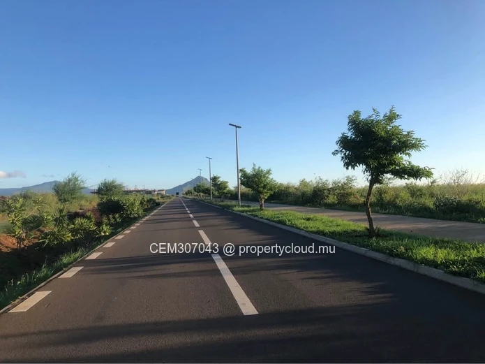 Residential Land for Sale – Oceanside, Flic en Flac | 8.92 Perches 