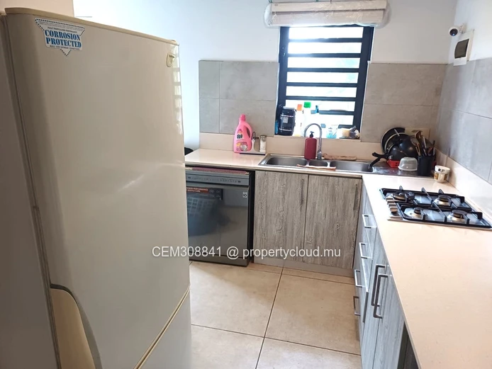 Furnished Studio for Rent – Ebène 