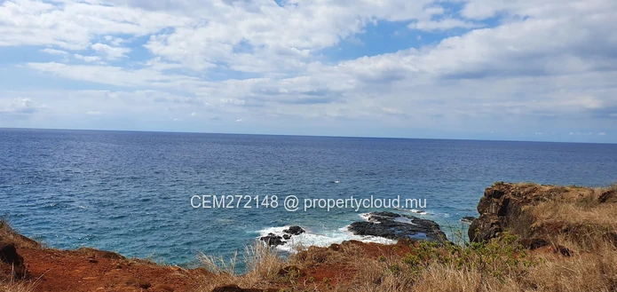  Residential Land for Sale – 100 Perche(s), Albion, West