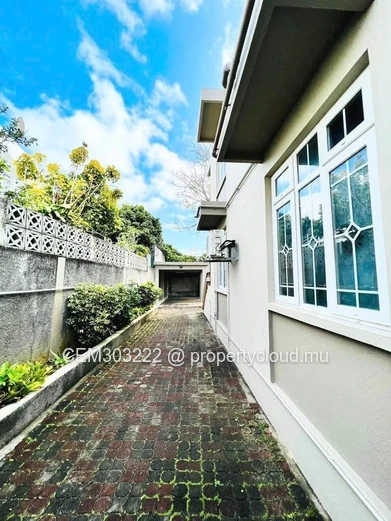 Super Luxurious Fully Furnished Apartment For Rent in Quatre-Bornes