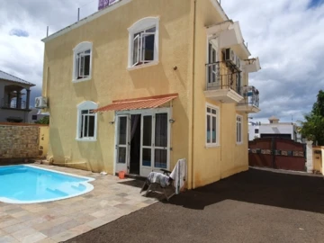 8 Bedroom Villa