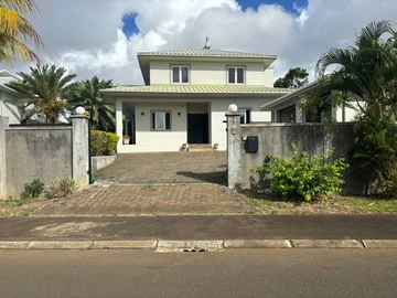 6 Bedroom House