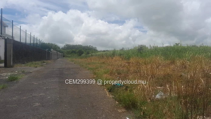 2.8 Arpent Commercial Land for Sale – Trianon (Next to RM Garden)