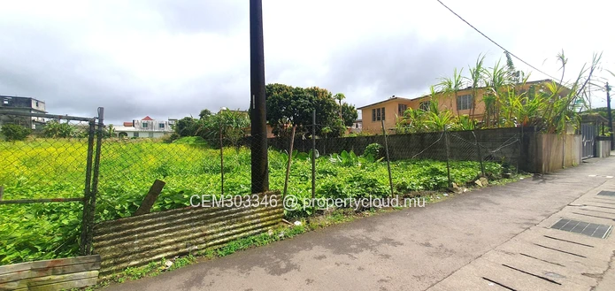 50 perches prime plot for sale in Quartier Militaire