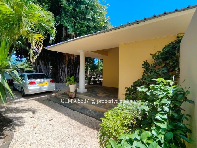 Villa for Sale – Les Multipliants, Petite Rivière Noire 4 Bedrooms 